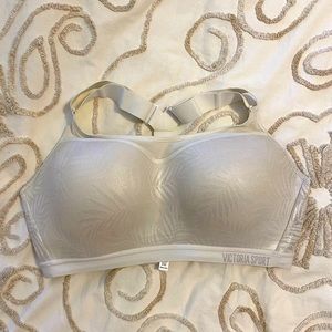 Victoria’s Secret Incredible Sport Bra